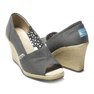 TOMS Calypso Gray Canvas Peep-toe Espadrille Wedge Size 8.5
